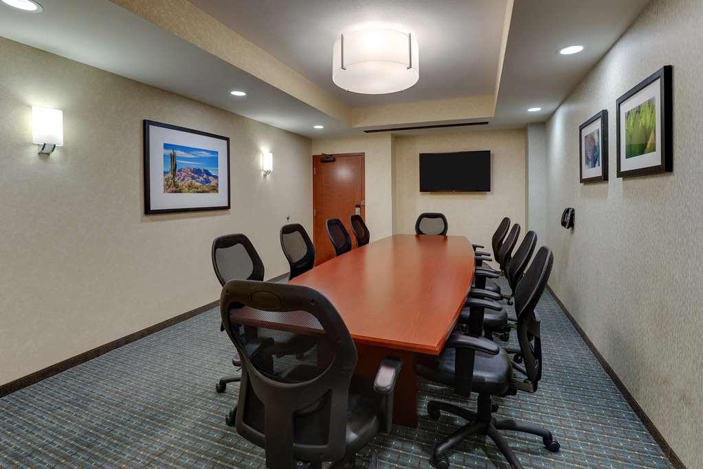 Drury Inn & Suites Phoenix Chandler Fashion Center Номер фото